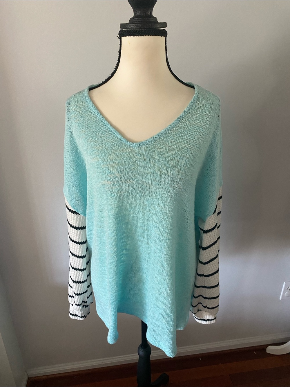 Pink lily size small blue sweater with contrast sleeves